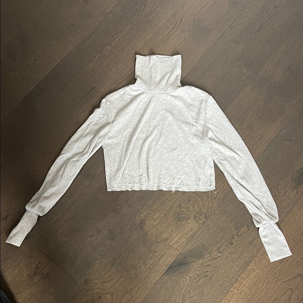Forever 21 Light Gray Crop Turtleneck